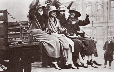 A Twopenny Tailboard Trip, May 1926